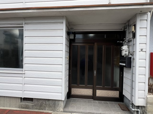 津山市上紺屋町　中古住宅　5LDKの玄関