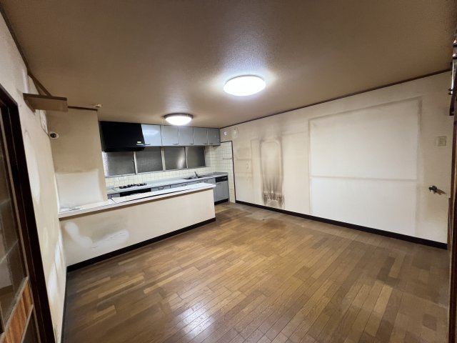 津山市上紺屋町　中古住宅　5LDKの居間・リビング