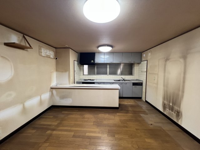 津山市上紺屋町　中古住宅　5LDKの居間・リビング