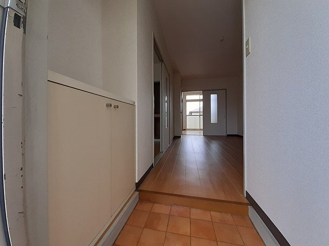 ドミール三喜の玄関