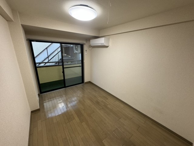メゾンドブルージュの居間・リビング