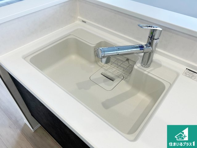 泉大津市池浦町　新築一戸建ての設備|広々としたシンクで食器洗いも楽々！