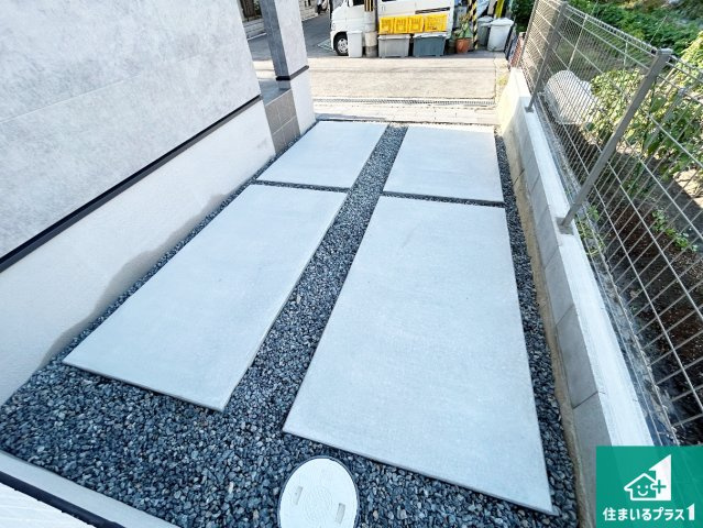 泉大津市池浦町　新築一戸建ての駐車場|駐車スペース！散水栓があるので、こまめに愛車を洗えます！