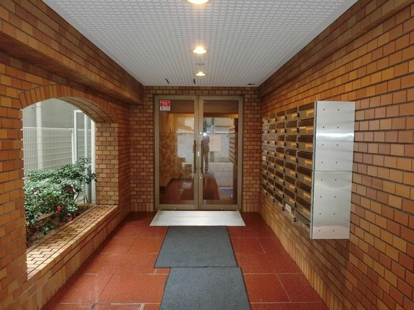 コーポ丸松 のエントランス