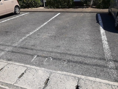 【駐車場】 | ドミール三喜 | 駐車場に車を止められます