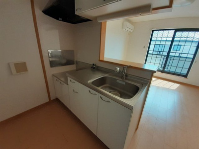 【キッチン】 | シルバーライニングＡ | キッチンでお料理をお楽しみください