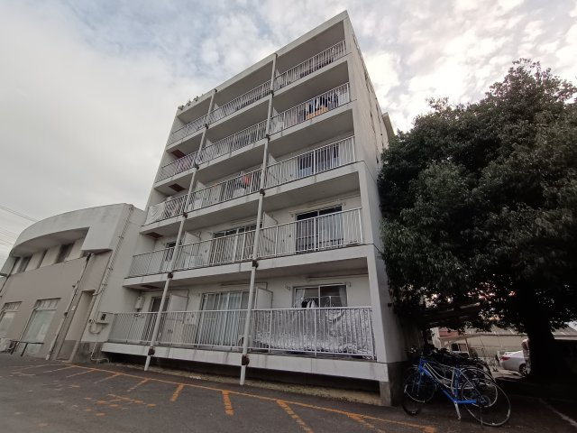 スカイビルB館の外観