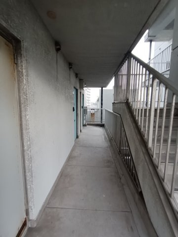 スカイビルB館のロビー
