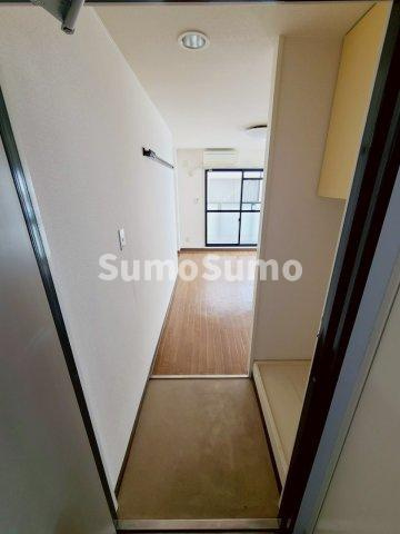 ヴィラサンローズの玄関