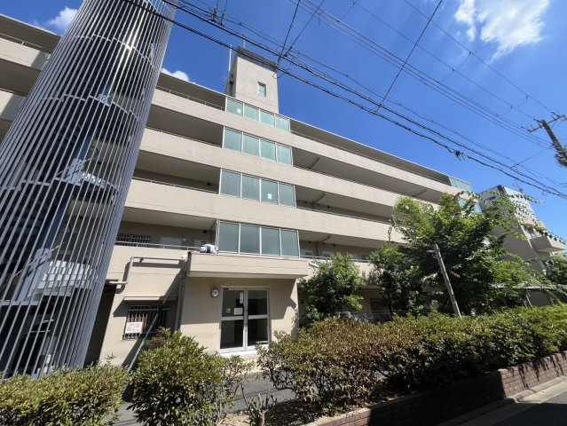 守口パークマンションの外観|新しい生活にいかがでしょうか？外観はお住まいの顔になります。こだわりたいポイントですね。水回りリフォームやリノベーションも承ってます。
■現地見学・資金計画相談・住宅ローン相談もお問合せ受付中■