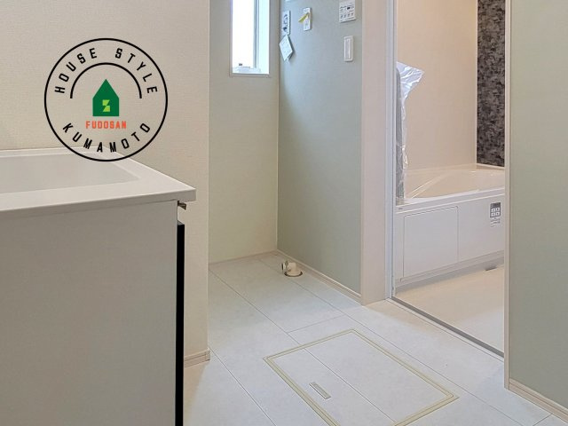 熊本市東区京塚本町第2-1棟（1号棟）の内観：施工例|ランドリースペースとなります。広々して有効的にご使用できます。 