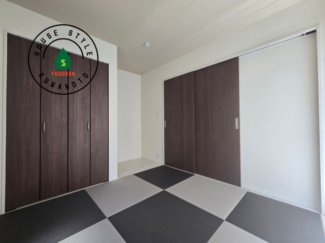 熊本市東区京塚本町第2-1棟（1号棟）の内観：施工例|和室を上手に活用すると暮らし方の幅が広がります。例えば普段は開け放して、子供の小さいうちはお昼寝や遊びのスペースに。畳はソフトなので転んでもケガをしにくく安心です