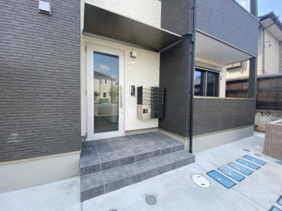 【エントランス】 | ジーメゾン豊春 | 清潔なエントランスです