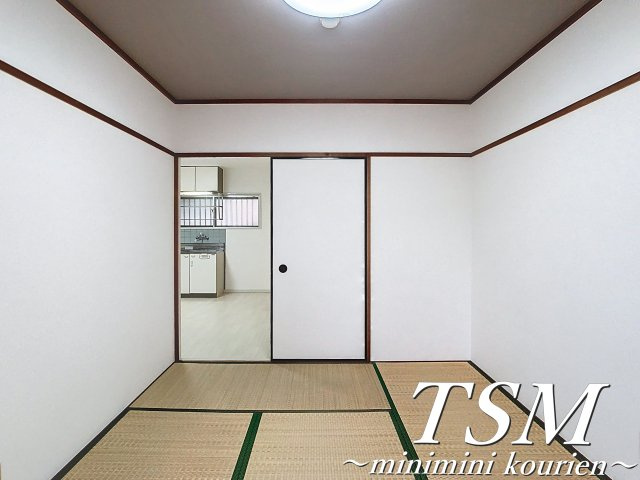 シャトラン香里園の和室