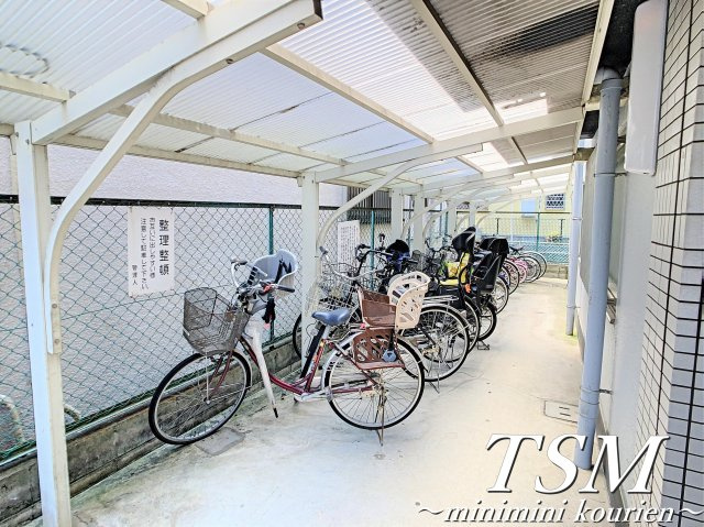 シャトラン香里園のその他共用部分|敷地内駐輪場