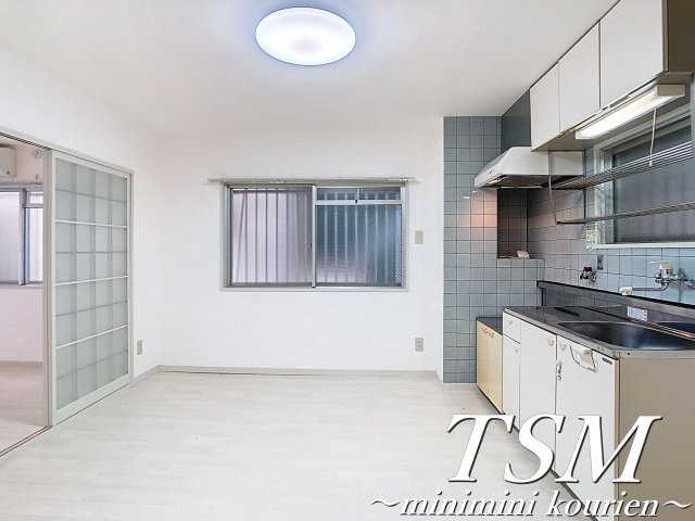 シャトラン香里園の居間・リビング