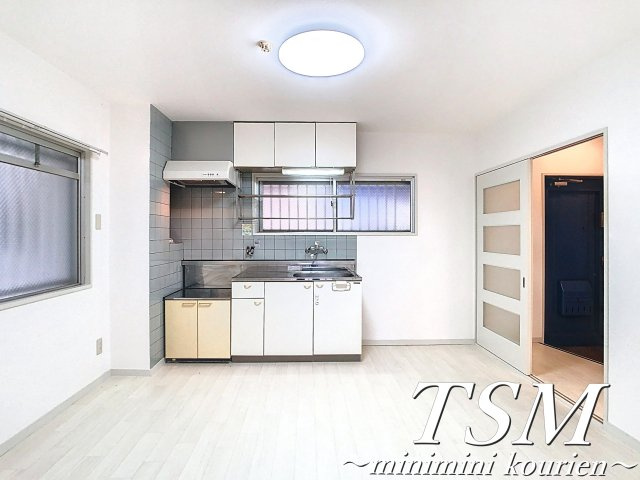 シャトラン香里園の居間・リビング