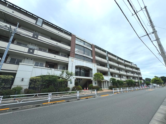 クイーンズフィールドひばりが丘ハイムの外観