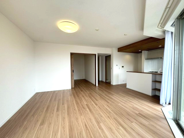 クイーンズフィールドひばりが丘ハイムの居間・リビング