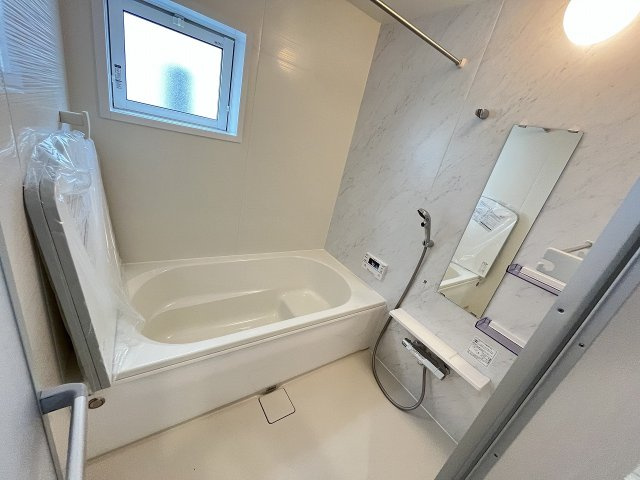 【浴室】 | 福岡市早良区重留7丁目　3号棟（全6棟）【仲介手数料無料・0円】 | 現地写真。浴室です。