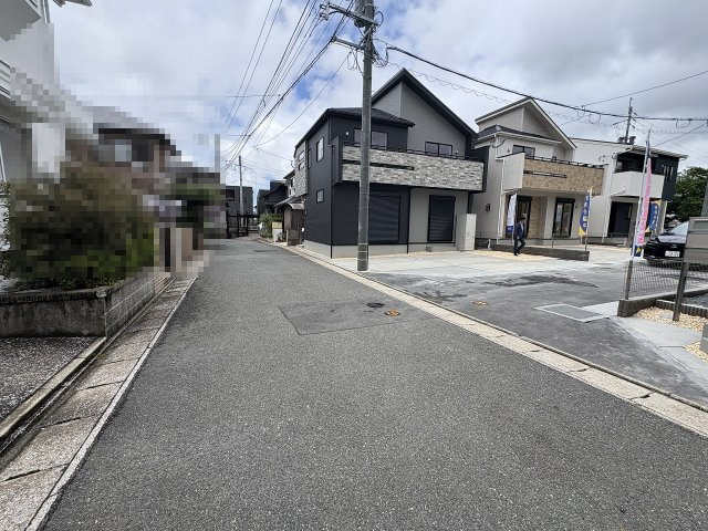 【その他】 | 福岡市早良区重留7丁目　3号棟（全6棟）【仲介手数料無料・0円】 | 現地写真。前面道路です。