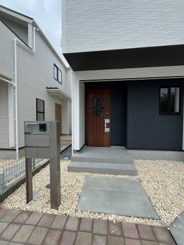 【玄関】 | 福岡市早良区重留7丁目　3号棟（全6棟）【仲介手数料無料・0円】 | 現地写真。