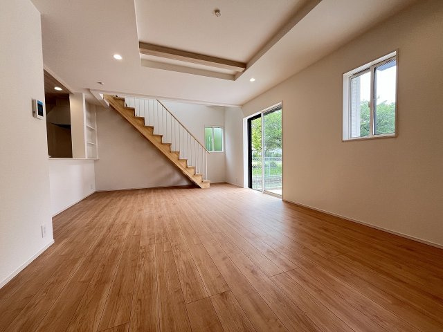 【居間・リビング】 | 福岡市早良区重留7丁目　3号棟（全6棟）【仲介手数料無料・0円】 | 現地写真。