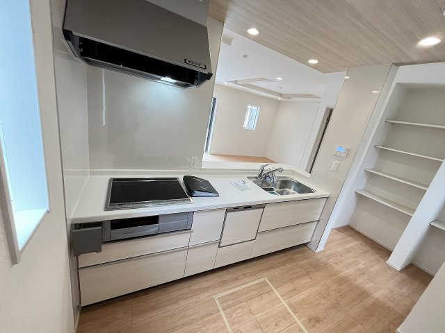 【キッチン】 | 福岡市早良区重留7丁目　3号棟（全6棟）【仲介手数料無料・0円】 | 現地写真。