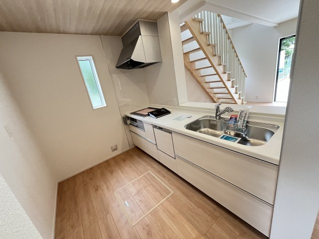 【キッチン】 | 福岡市早良区重留7丁目　3号棟（全6棟）【仲介手数料無料・0円】 | 現地写真。