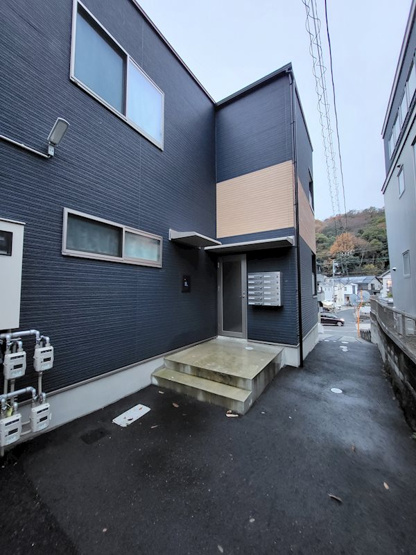【エントランス】CASA COZY 山根町