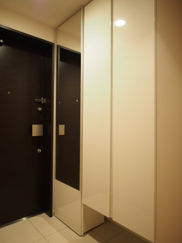 【玄関】 | 阿波座ライズタワーズ　フラッグ46