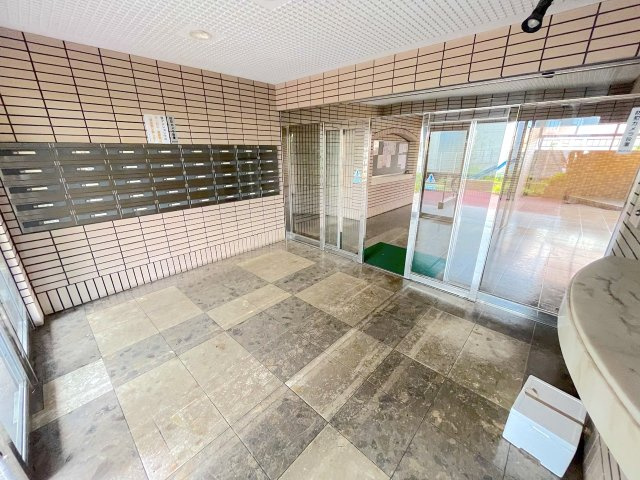 ビブレマンション次郎丸のエントランス