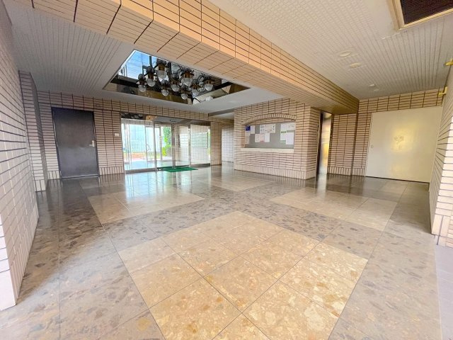 ビブレマンション次郎丸のエントランス