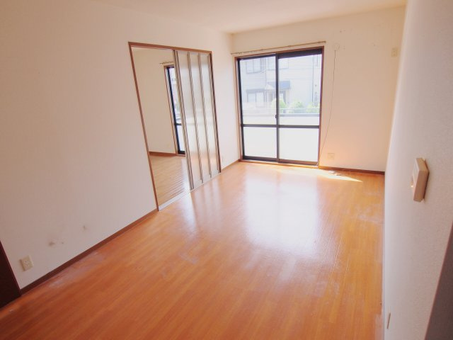 エイトトータス1番館の居間・リビング