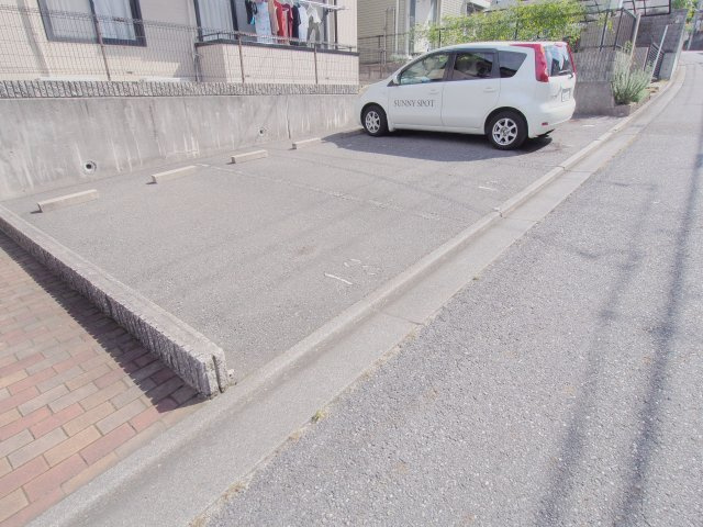 エイトトータス1番館の駐車場