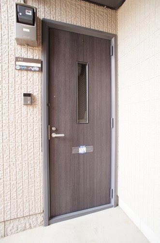 アイウィングＢの玄関