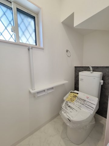 塩屋5丁目Ⅱ・新築戸建のトイレ