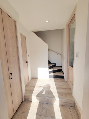 塩屋5丁目Ⅱ・新築戸建の玄関