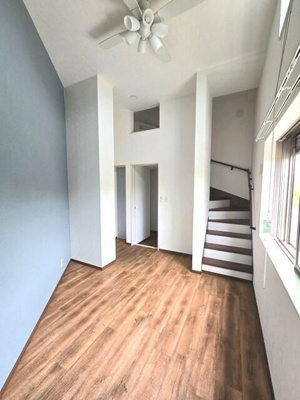 【内装】 | ステージ上青木Ⅱ | 明るい色調の室内です