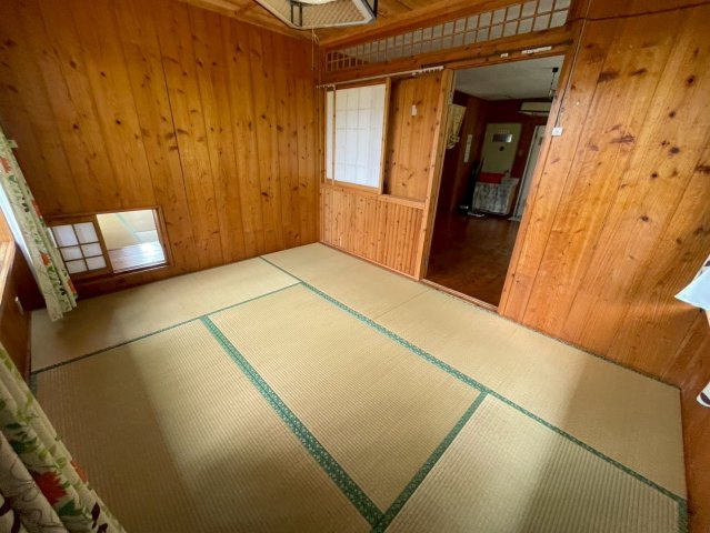 平良字松原　戸建て兼店舗の和室