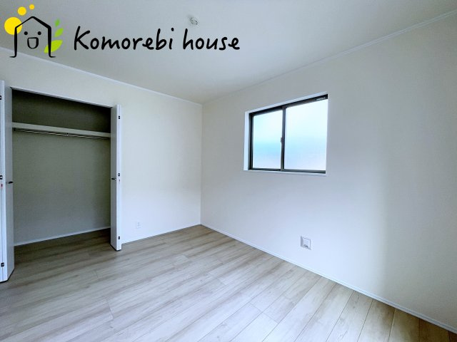 桶川市上日出谷1269番　新築一戸建て　ハートフルタウン　Aの洋室|収納付きでゆとりのある空間。寝室としても、子ども部屋としても使え、衣類やおもちゃもスッキリ片付く快適な部屋。