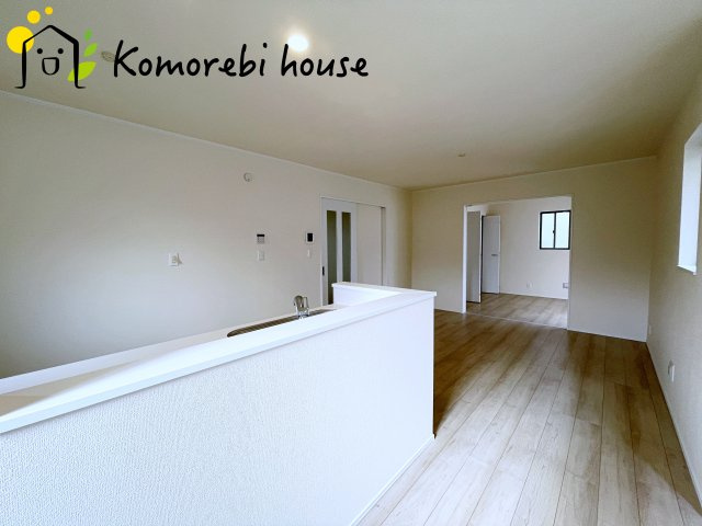 桶川市上日出谷1269番　新築一戸建て　ハートフルタウン　Aの居間・リビング|高性能窓と断熱材を採用したLDKで、冷暖房効率アップ。家族が集まる時間も快適に過ごせるリビングです。