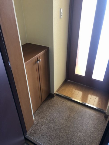 アインラウムの玄関|明るい玄関です