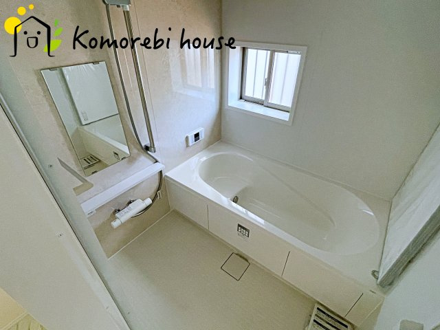 桶川市上日出谷1269番　新築一戸建て　ハートフルタウン　Ｂの浴室|毎日使う場所だからこそ、いつも清潔に。カビが発生しにくい壁材や水はけの良い床、浴室乾燥機など、新築ならではの“掃除のしやすさ”にこだわった設計。家事時間をぐっと減らし、快適さが長く続きます。