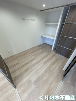 【寝室】 | ネイト | 落ち着いた色調の寝室です