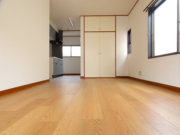 コーポワタナベの居間・リビング