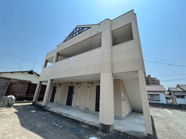 久留米市合川町のアパートのエントランス
