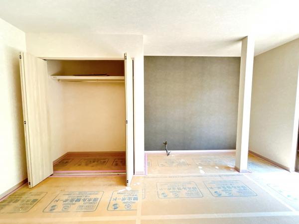 【洋室】 | 【9月15日撮影リフォーム中】1階9帖東側洋室。