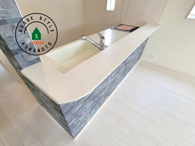 熊本市北区鶴羽田1丁目第1-4棟（2号棟）の内観：施工例|キッチンから立ち込める香りが今日の料理を期待させます。