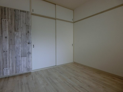 【洋室】 | カーサ三国ヶ丘